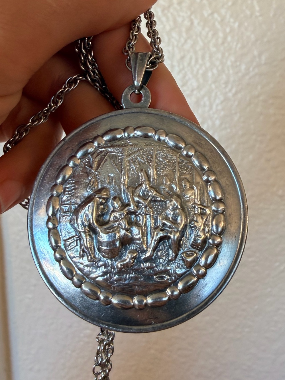 Antique-Style Silver-Tone Round Medallion Pendant Necklace - Silver